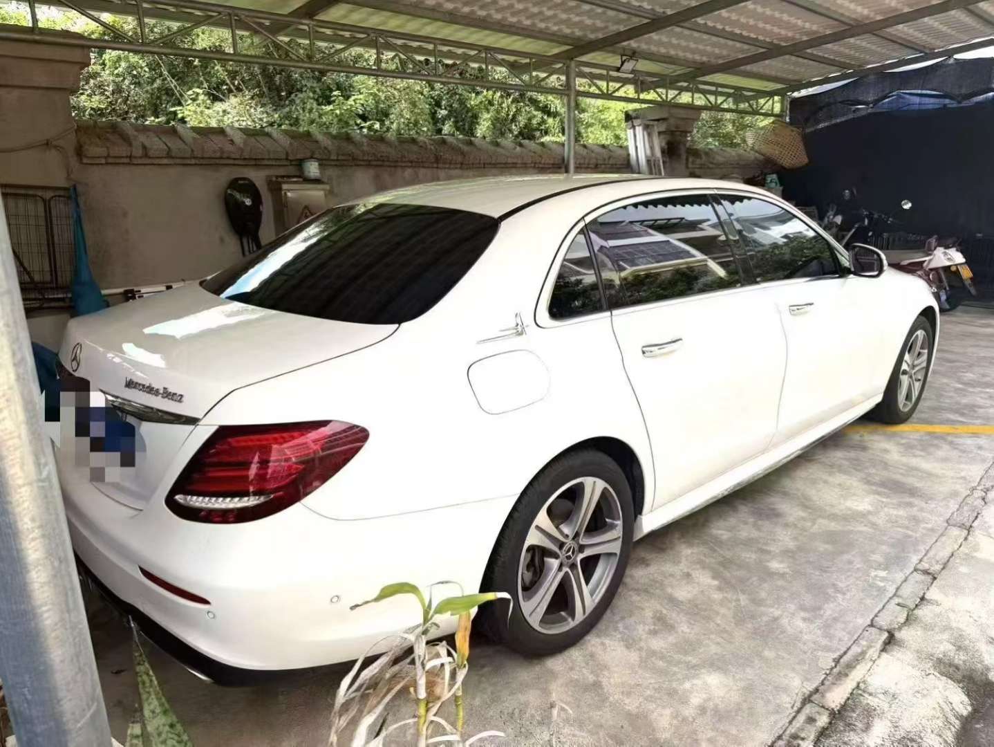 Mercedes-Benz E-Class E260L 7