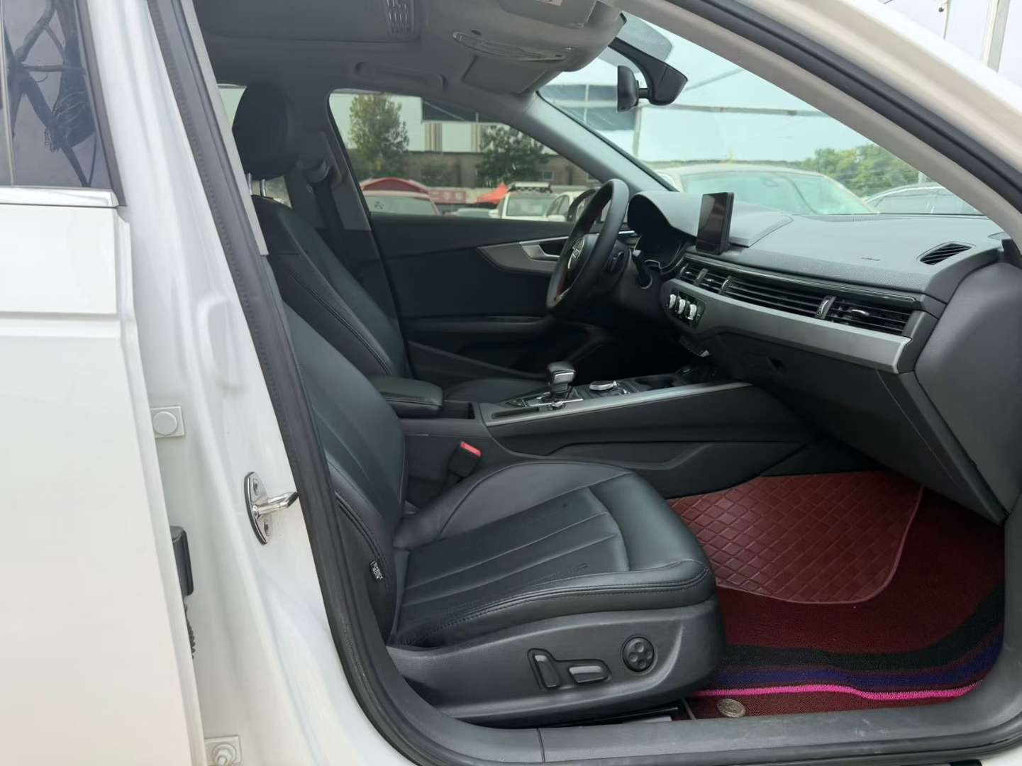 Audi A4L 2.0T 40 Advance 6