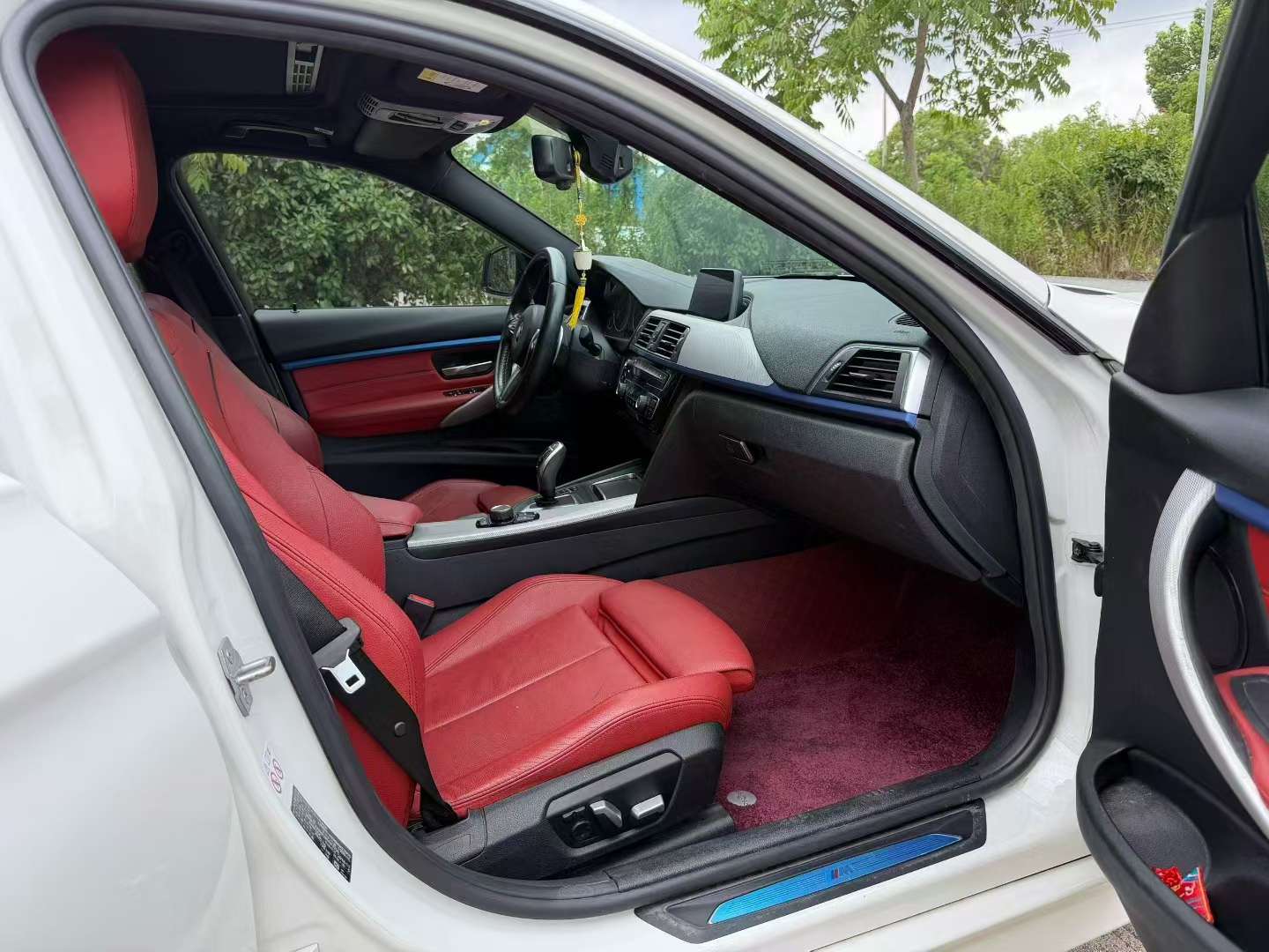 BMW 3 Series 320i M Sport 8