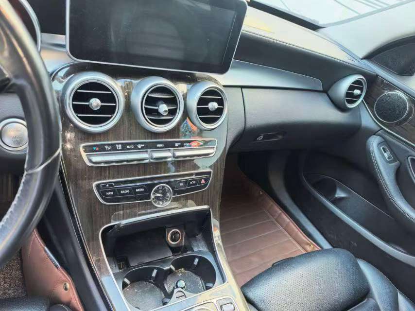 Mercedes-Benz C-Class 3