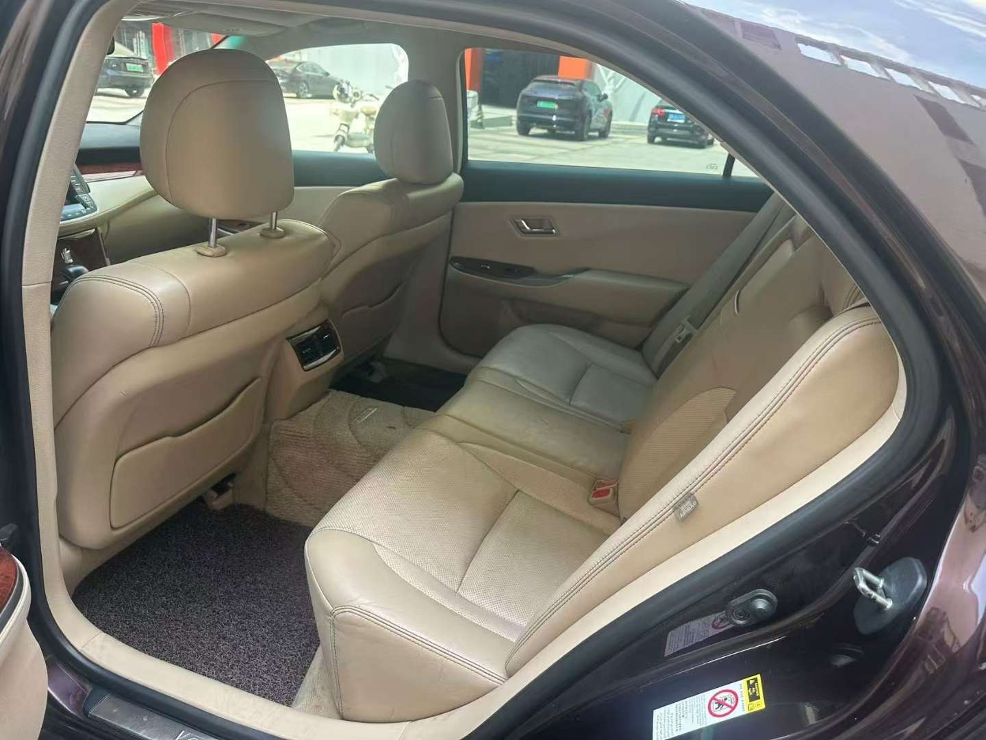 Toyota Crown 2.5L Royal Leather Trim 6