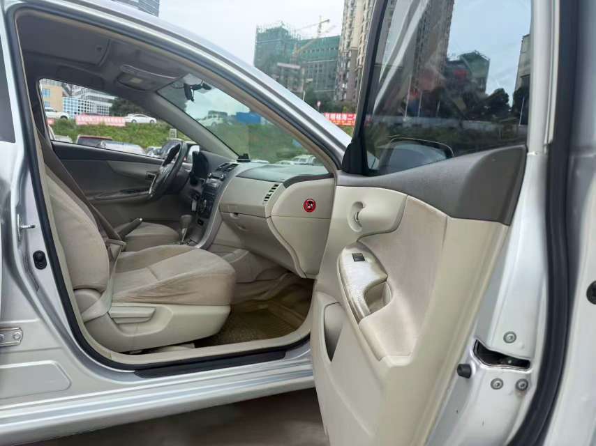 Toyota Corolla 1.8L Automatic Sunroof 6