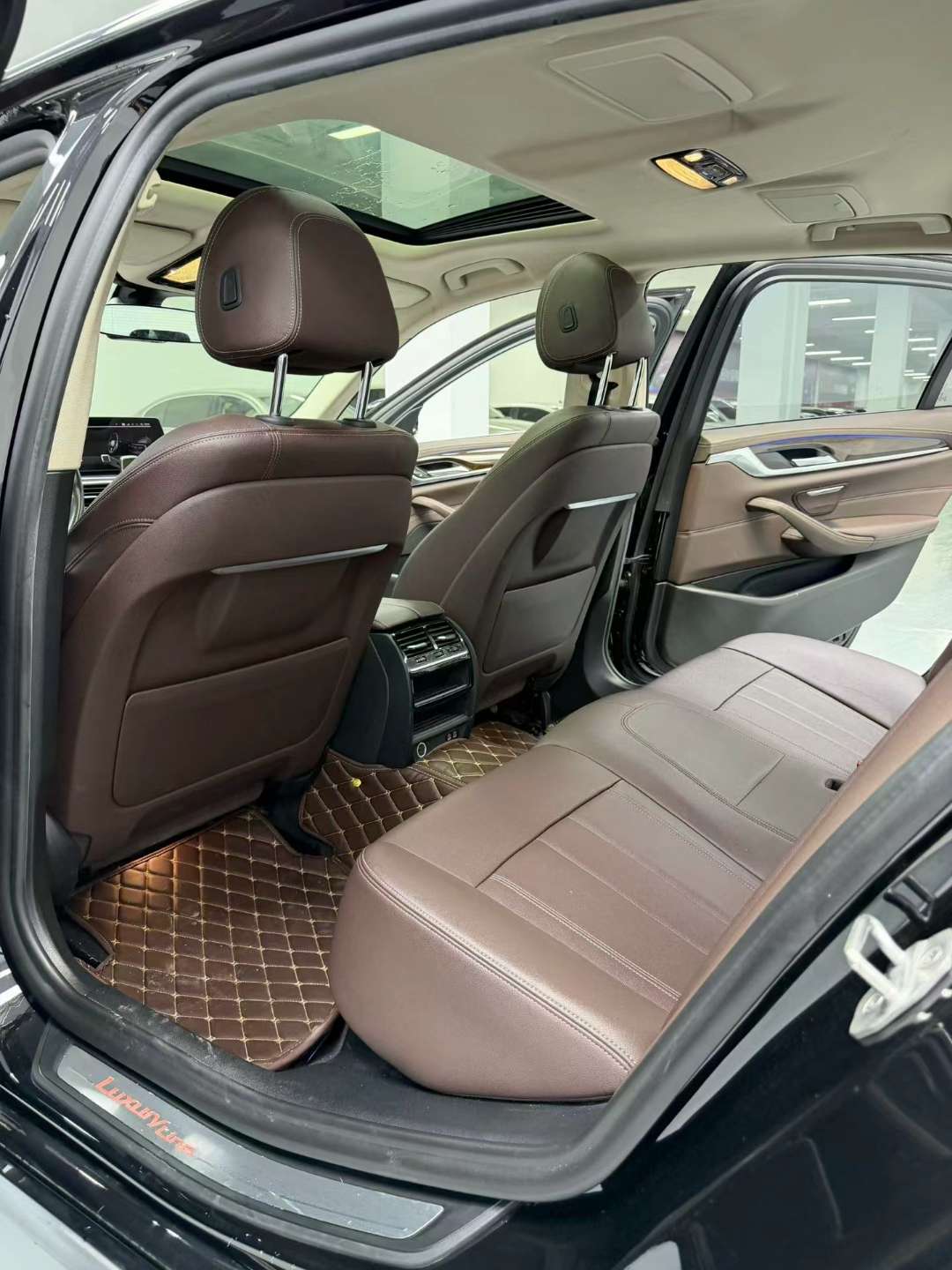 BMW 5 Series 525Li Luxury 9