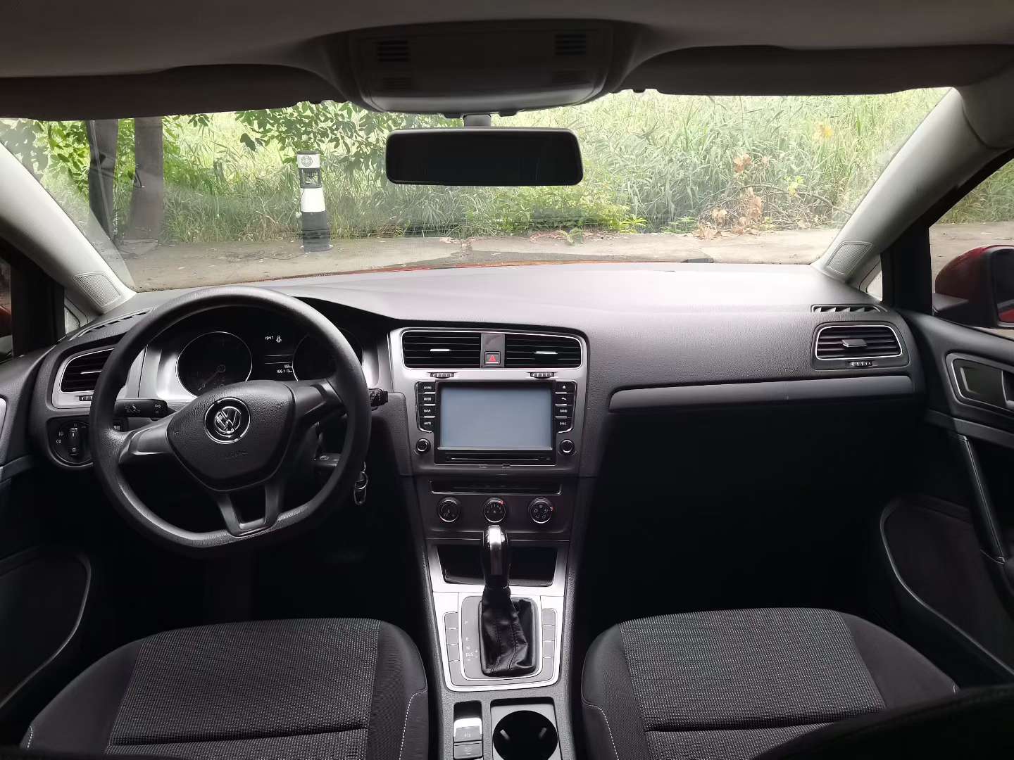Volkswagen Golf 1.6L Automatic 9