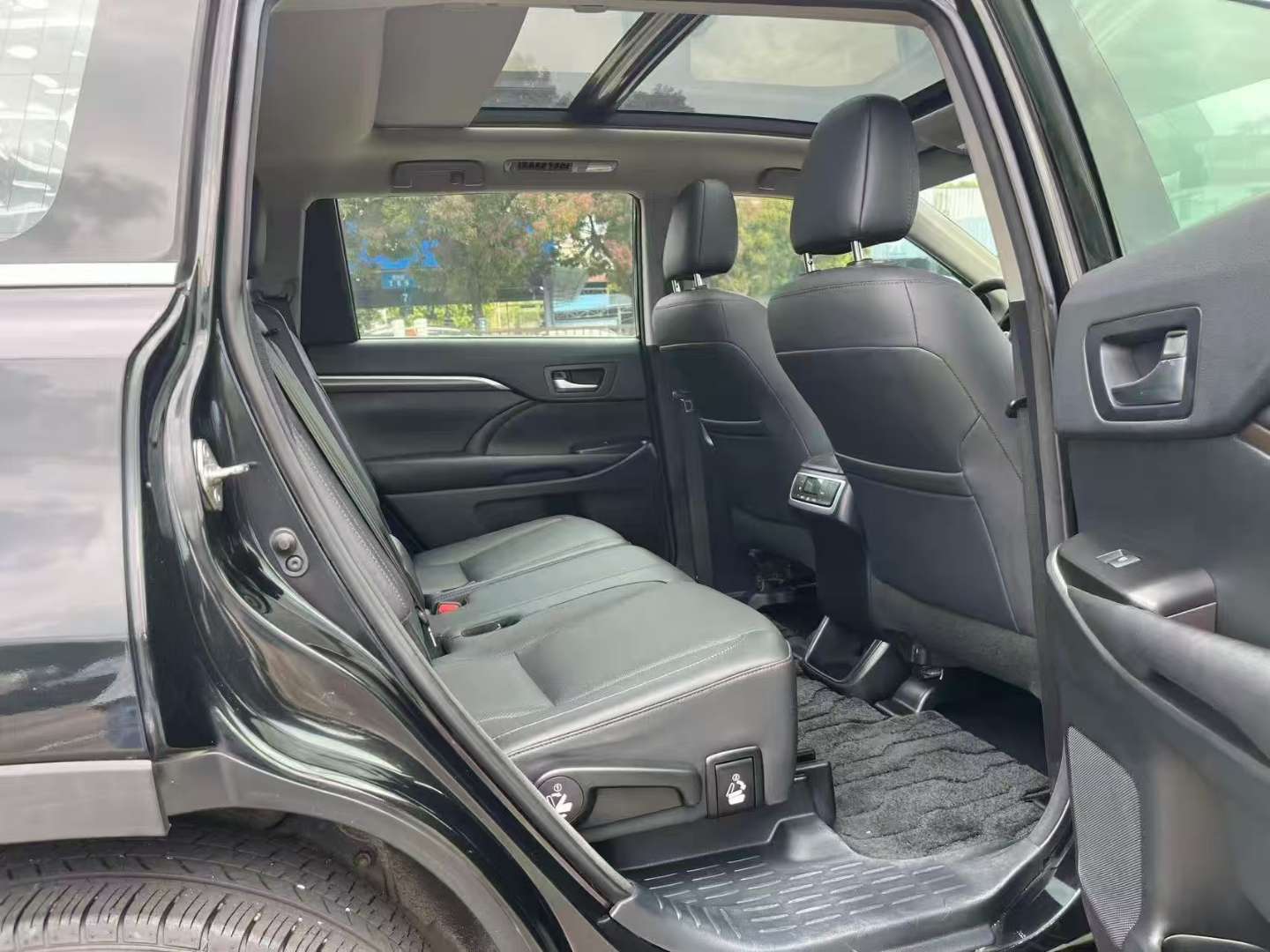 Toyota Highlander 2018 2.0T AWD Supreme 7-Seater 8