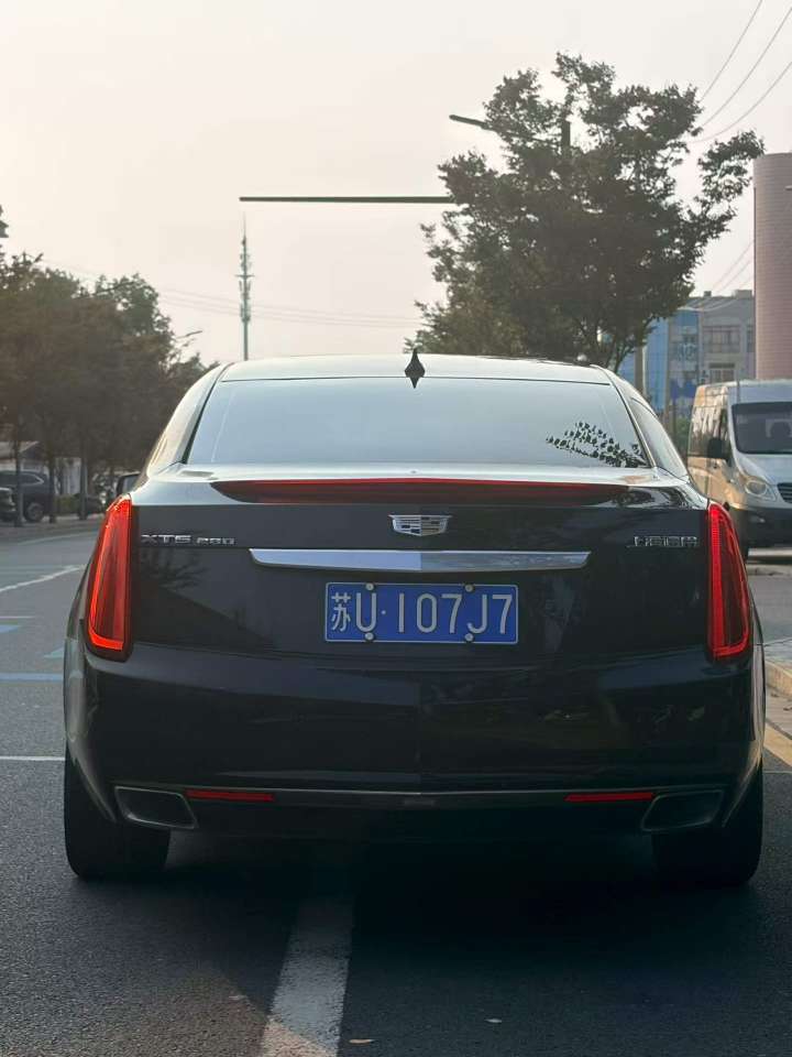 Cadillac XTS 2014 2.0T Luxury 8