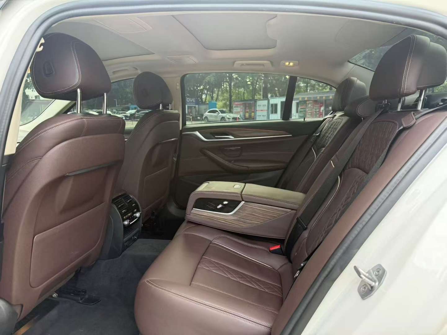 BMW 5 Series 530Le 2.0T Luxury Line 8