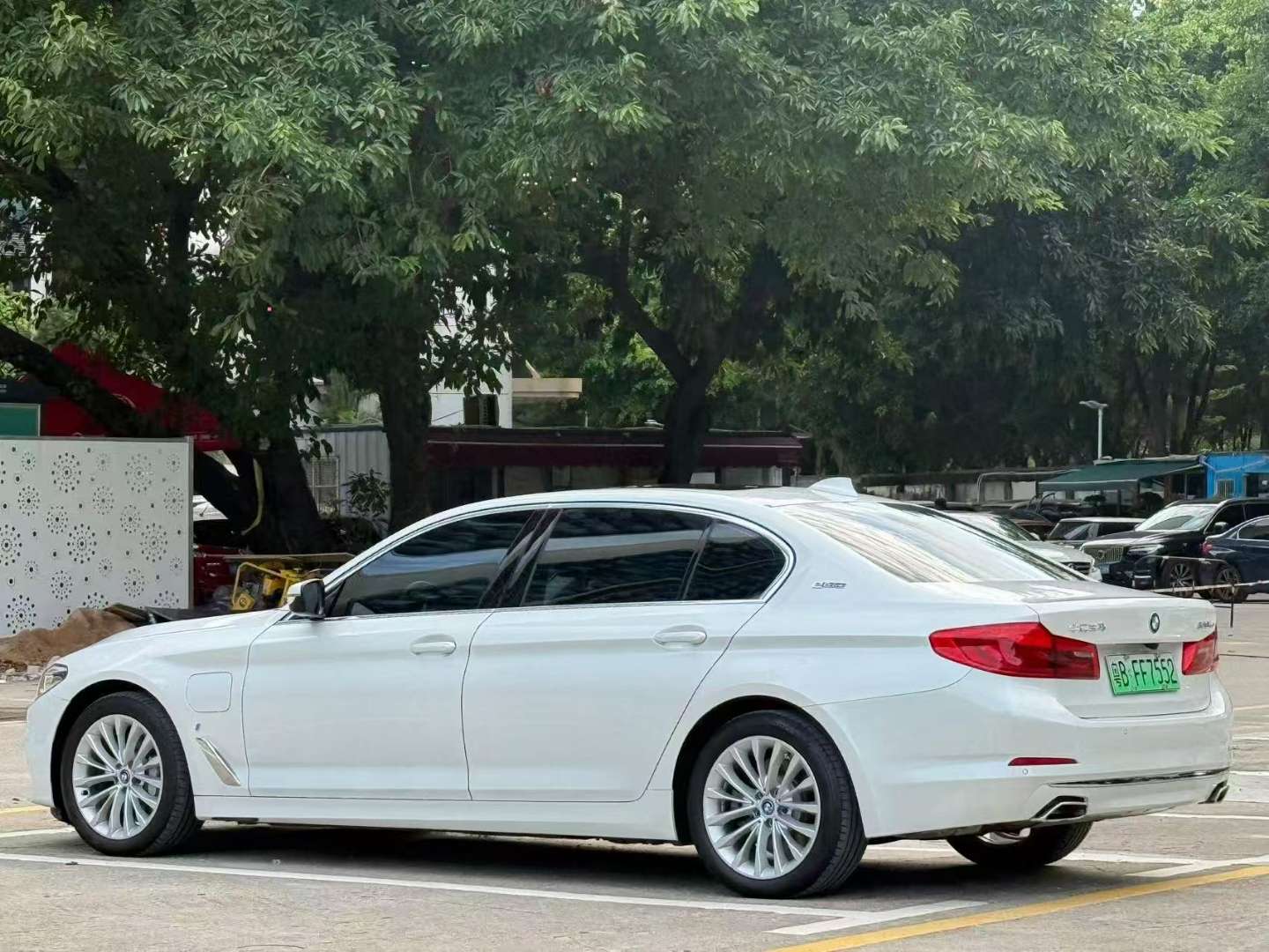 BMW 5 Series 530Le 2.0T Luxury Line 4