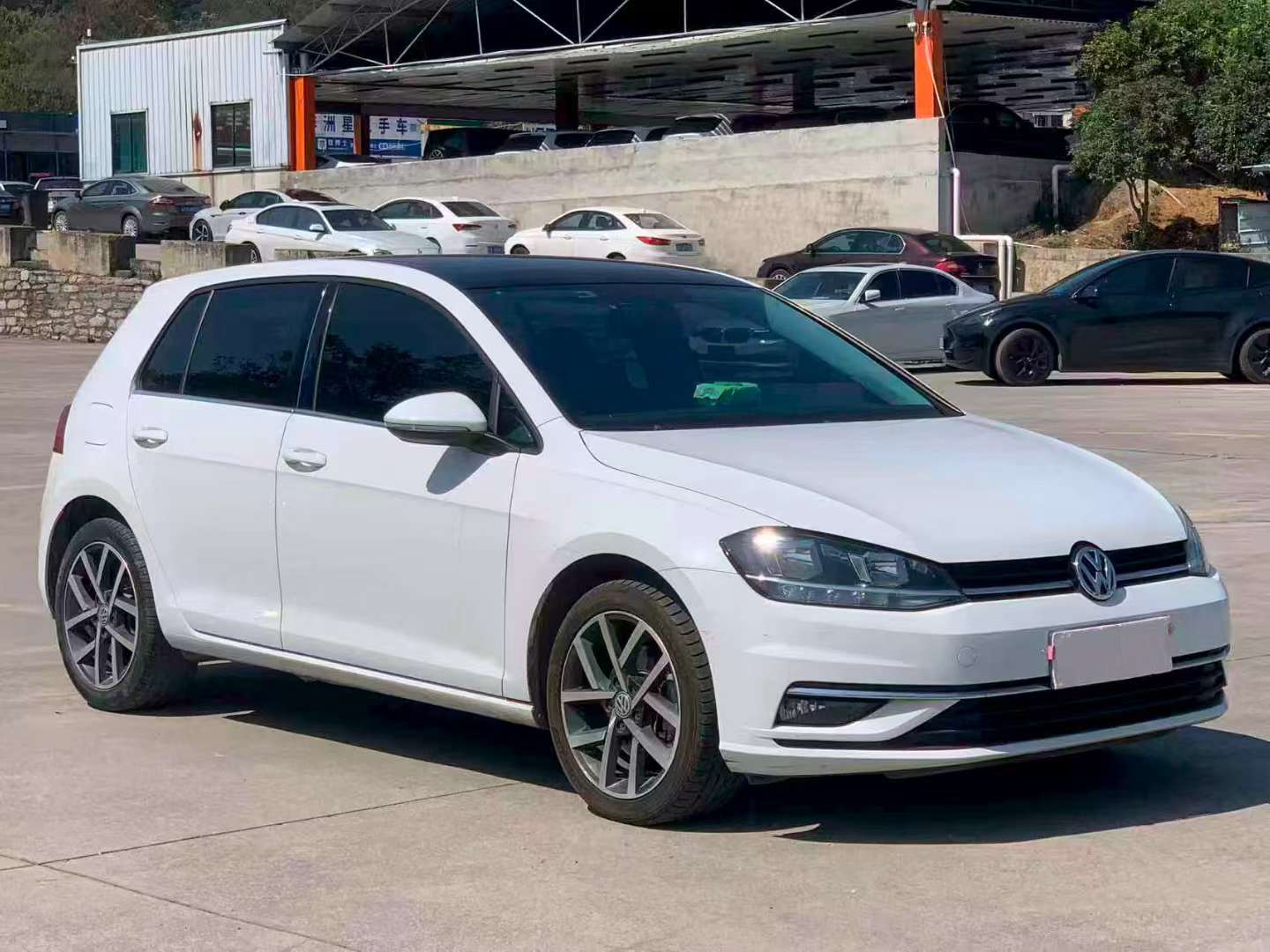 Volkswagen Golf 2020 1.4T Automatic Sunroof Edition 3