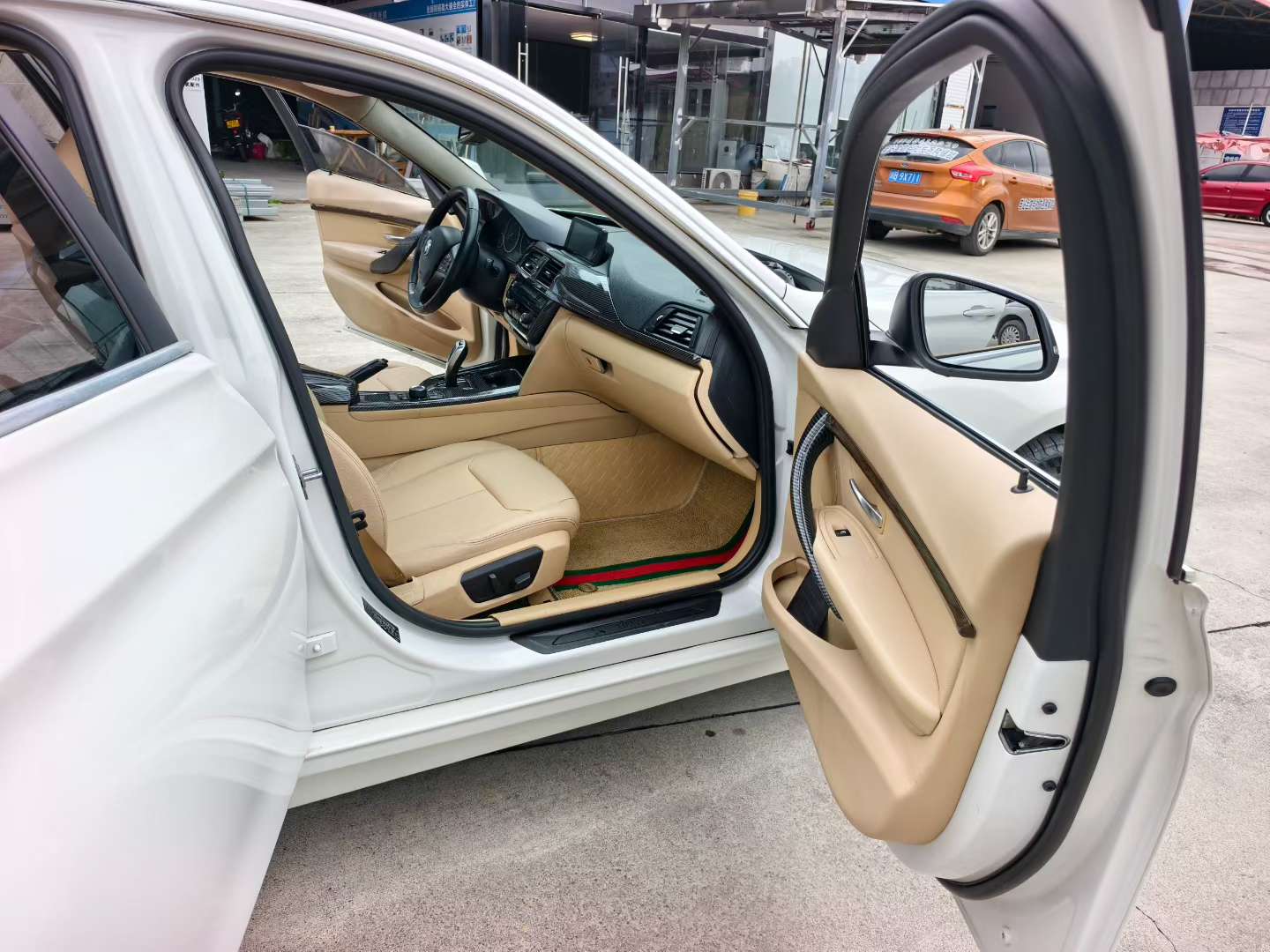 BMW 3 Series 320Li 7