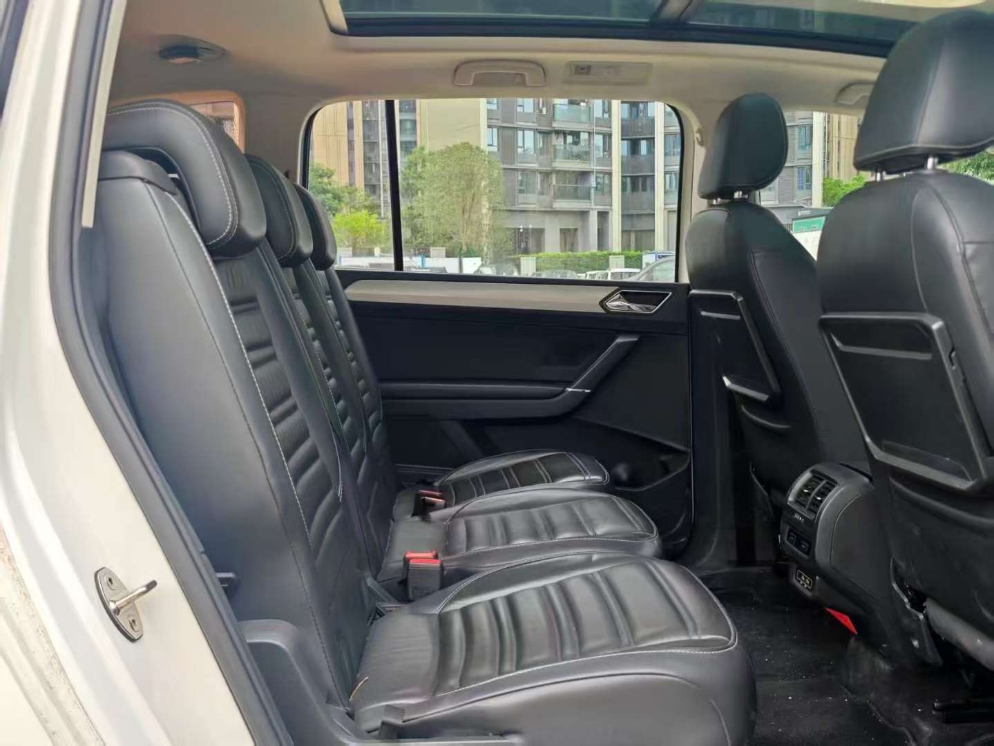 Volkswagen Touran L 2018 1.4T 7