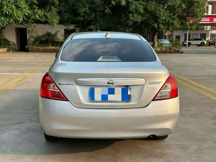 Nissan Sunny 2014 1.5 CVT Comfort 8