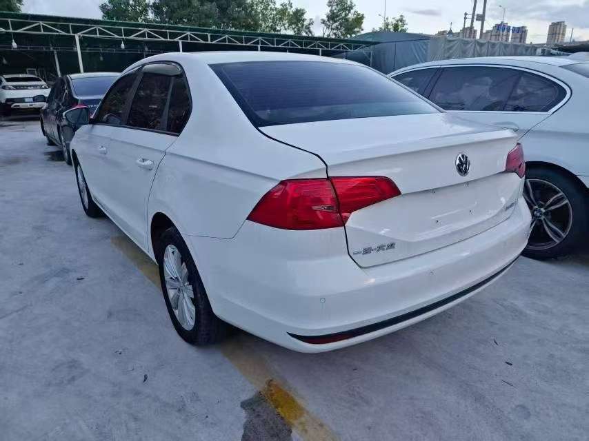Volkswagen Bora 1.5L Manual Fashion Edition 4