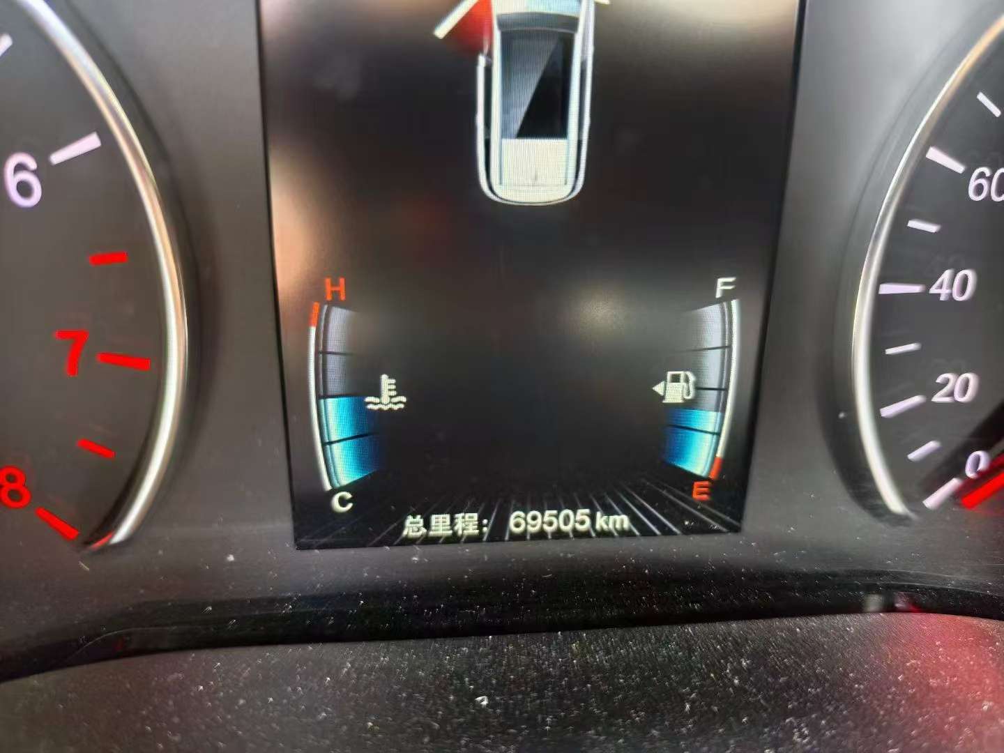 BYD Song MAX 1.5T 6-Seat Panoramic Sunroof High Trim 3