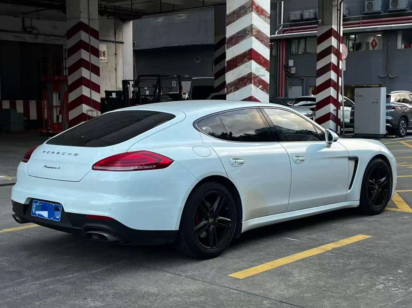 Porsche Panamera 3.0T AWD 4