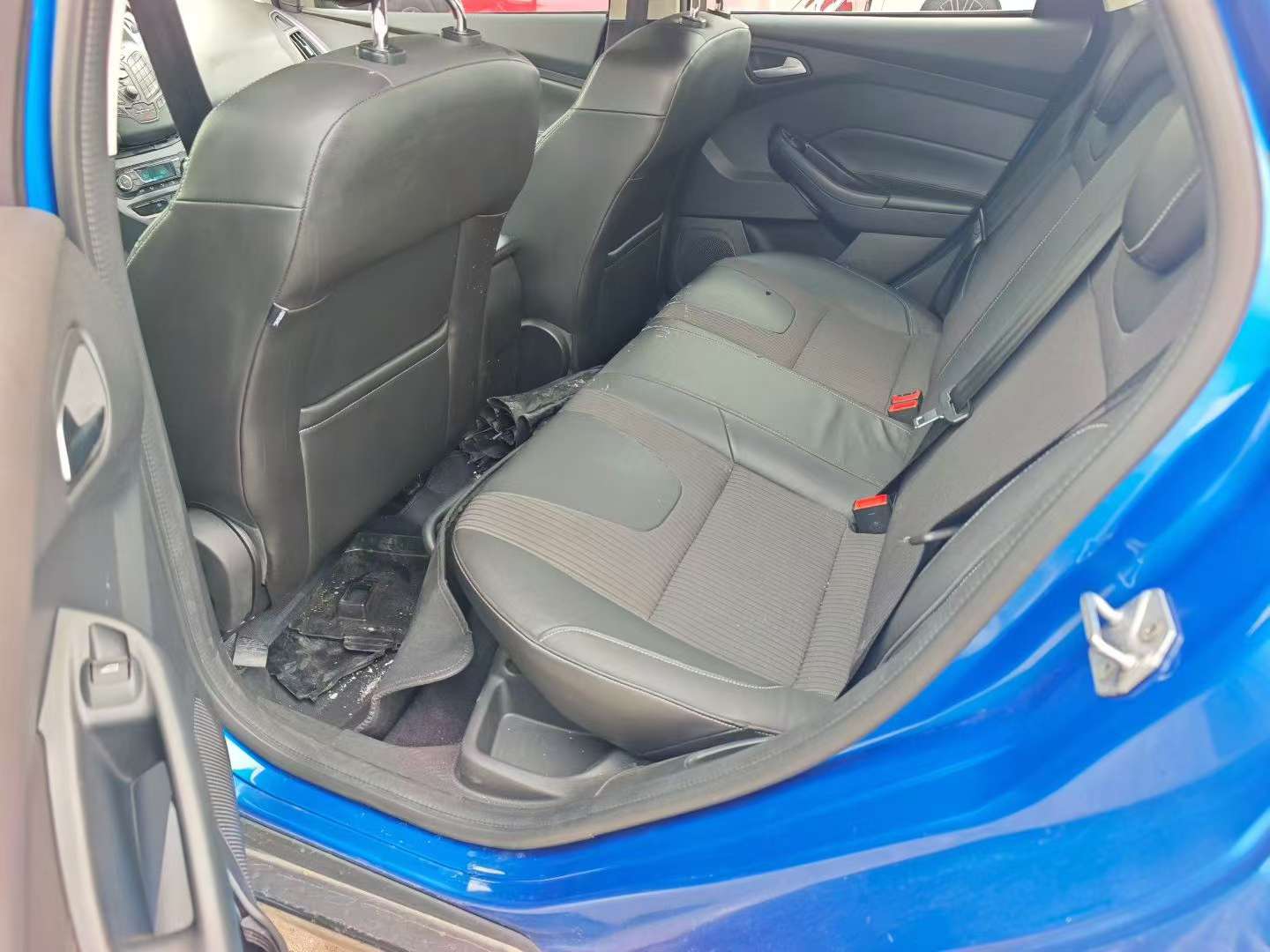 Ford Focus 1.6L Automatic 3