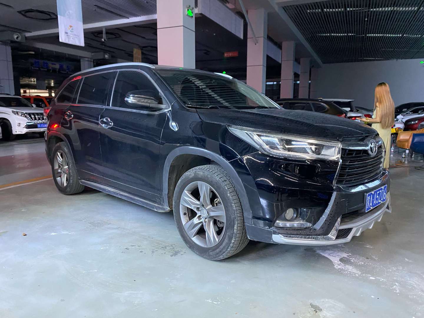 Toyota Highlander 2.0T 2WD 7-Seat Luxury 2