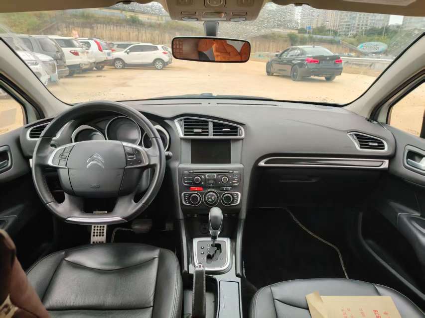 Citroën C4L 7