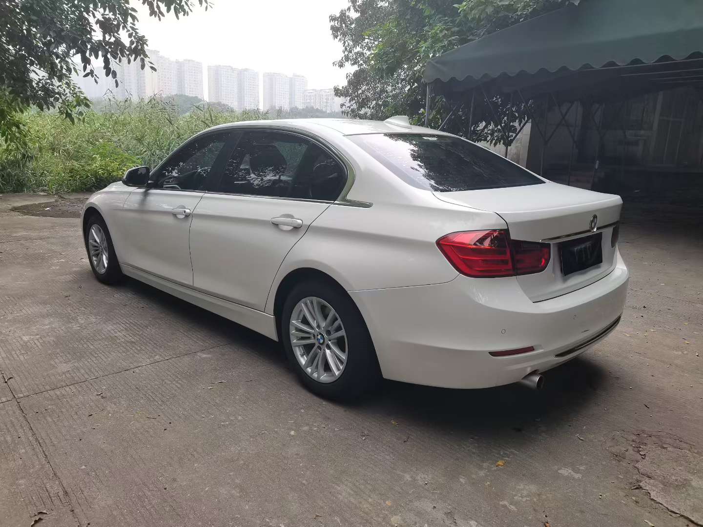 BMW 3 Series 316Li 4