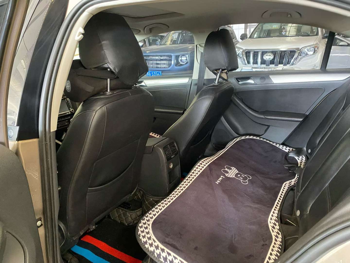 Volkswagen Sagitar 2013 1.4T Luxury 5