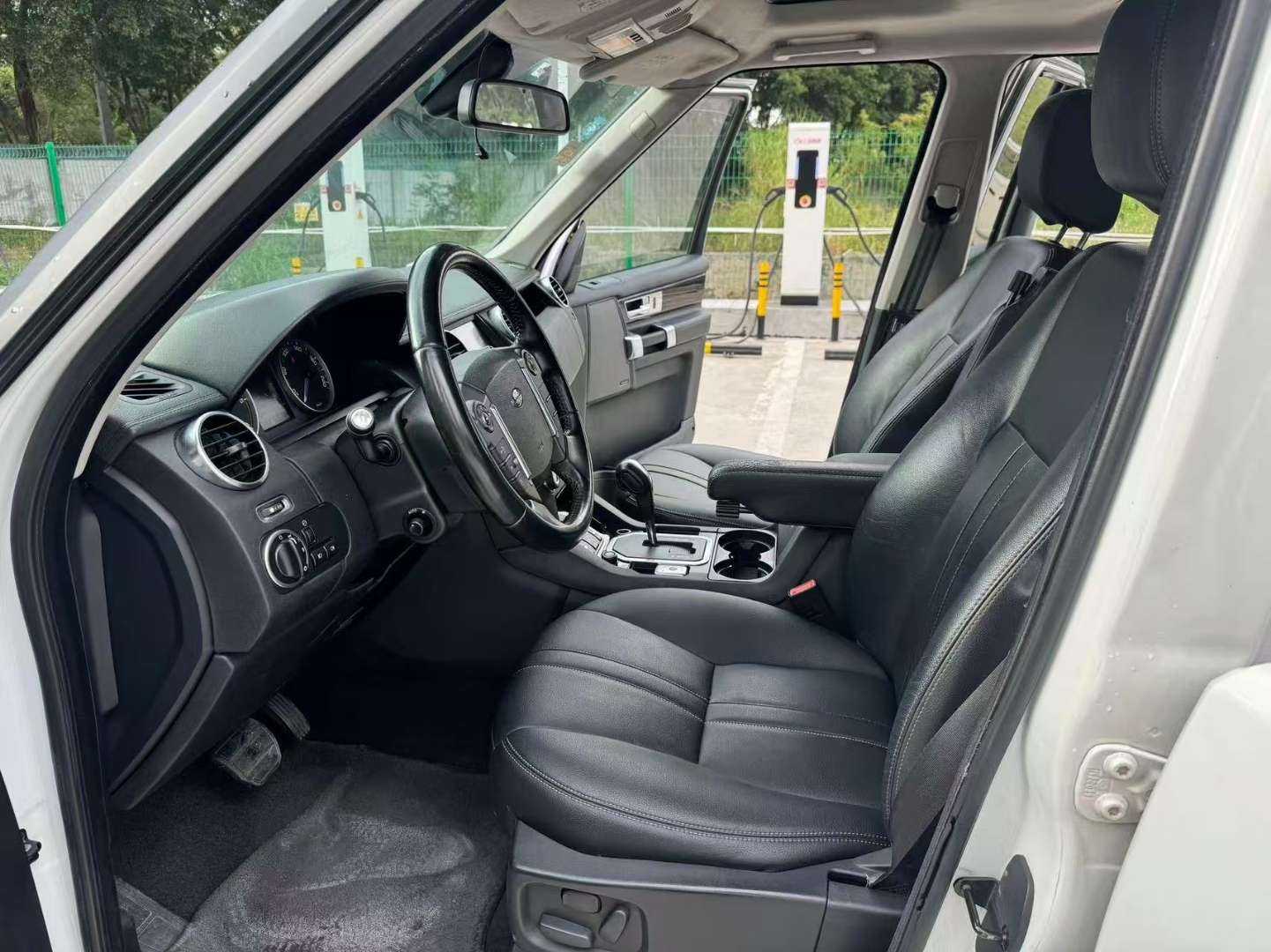 Land Rover Discovery 4 3.0T 4WD 7-Seater HSE Diesel Edition 7