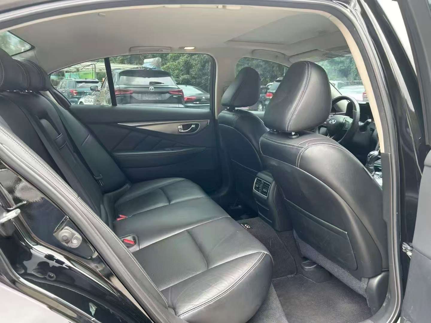 Infiniti Q50L 2018 Yixiang Edition 2.0T 8