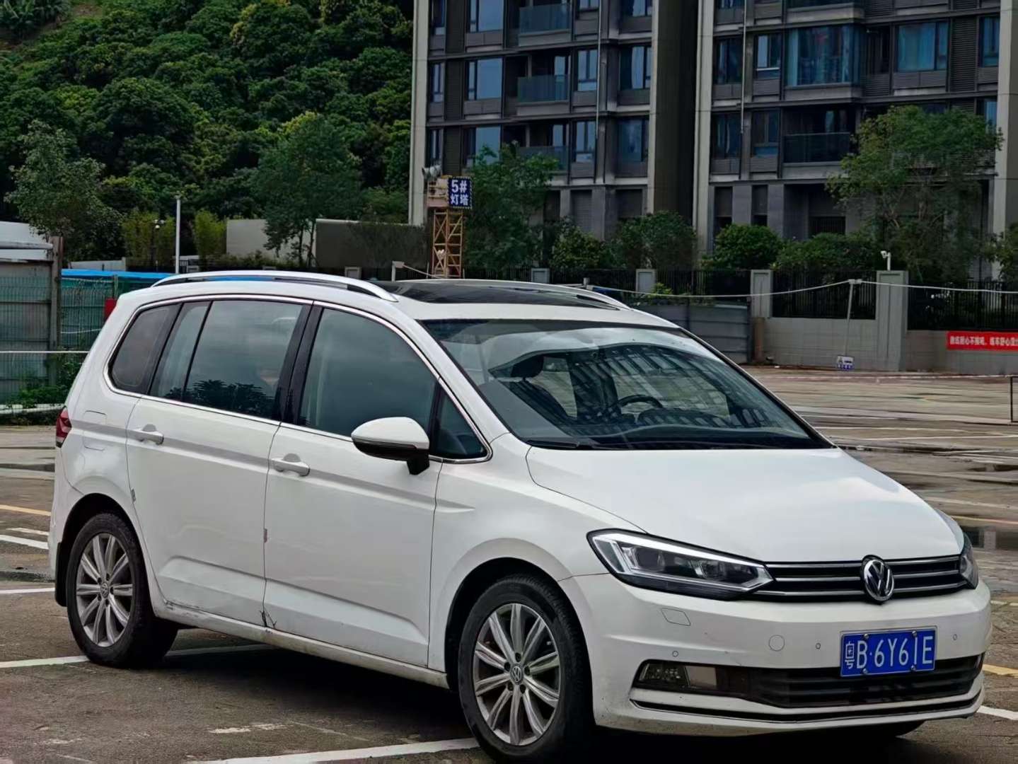 Volkswagen Touran L 2018 1.4T 2