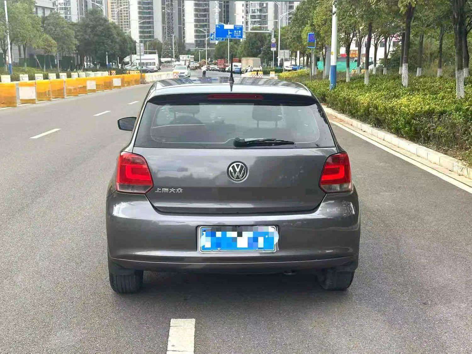 Volkswagen Polo 1.4L Manual 3