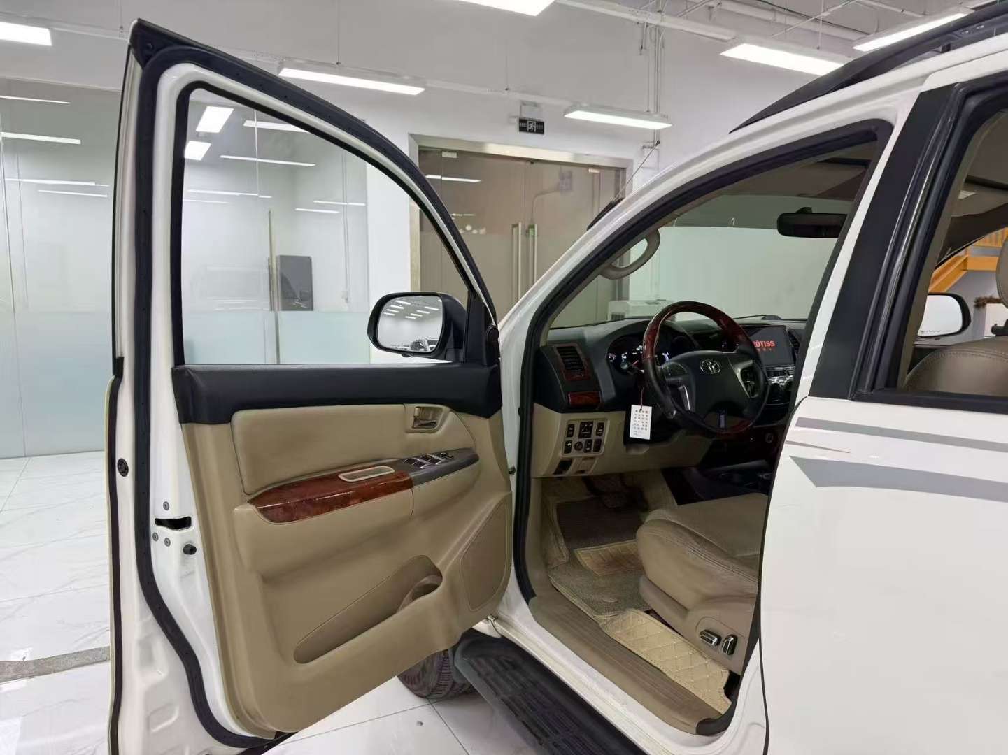 Toyota Fortuner 2014 2.7L 4AT 2700 Middle East Spec 6