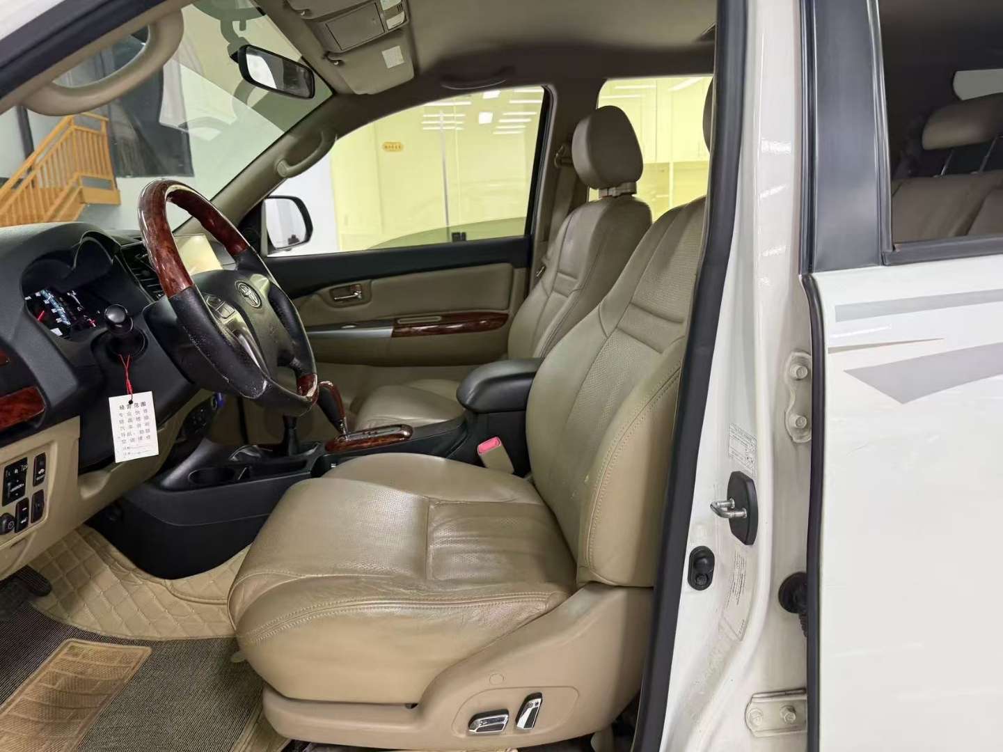 Toyota Fortuner 2014 2.7L 4AT 2700 Middle East Spec 7