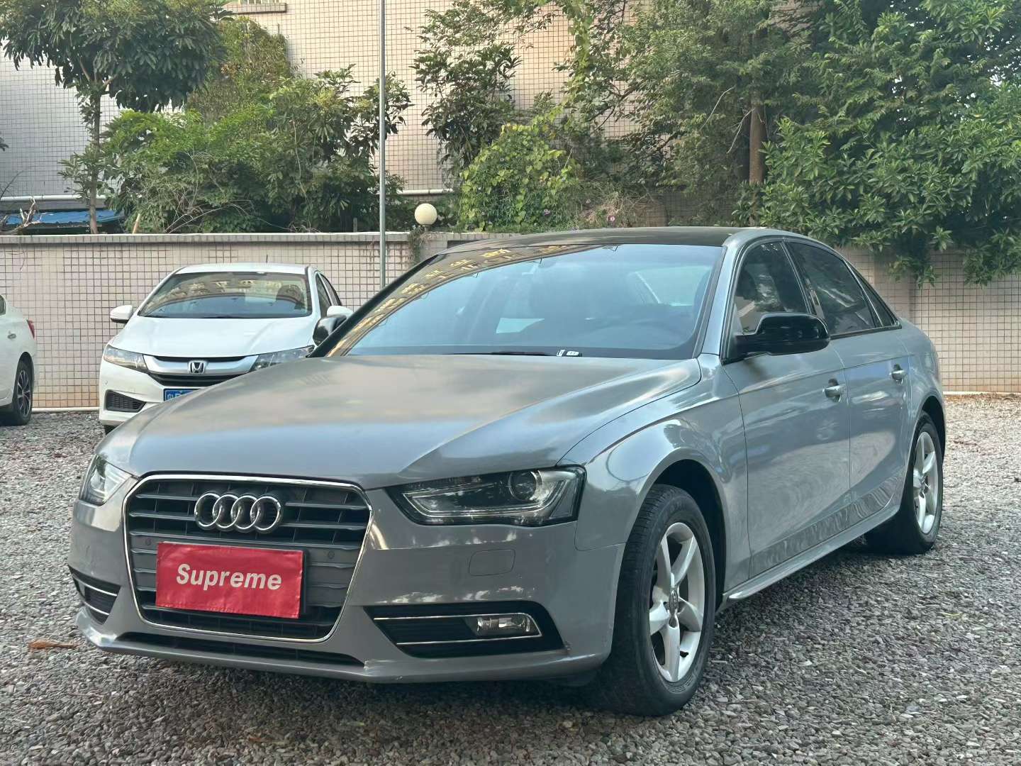 Audi A4L 2.0T Automatic Luxury Edition 3