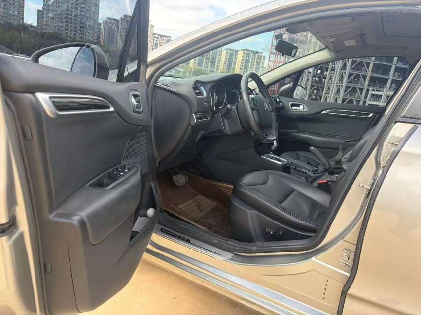 Citroën C4L 2013 1.6T Automatic 7