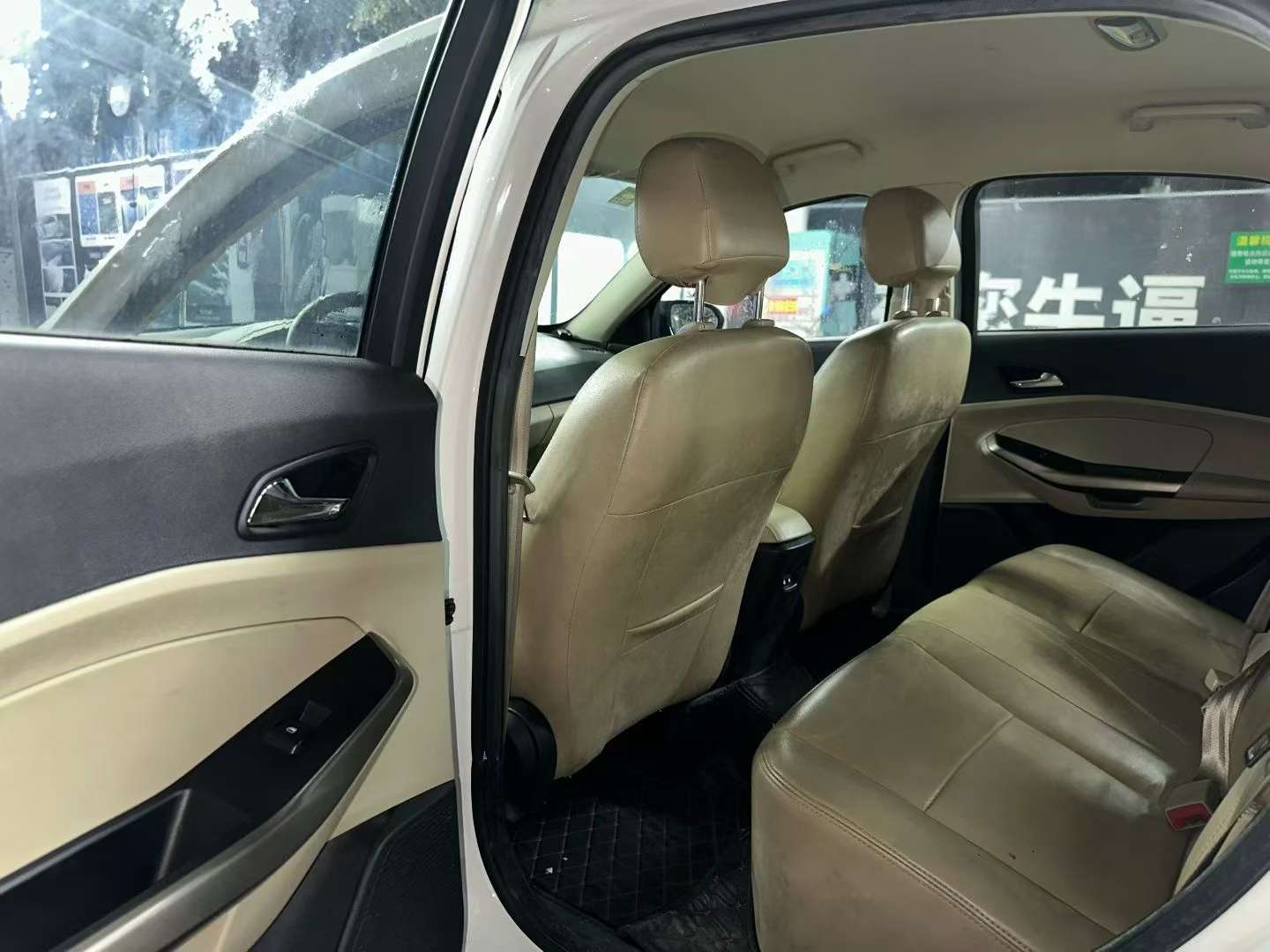 Ford Escort Facelift 1.5L Automatic Comfort Edition 5