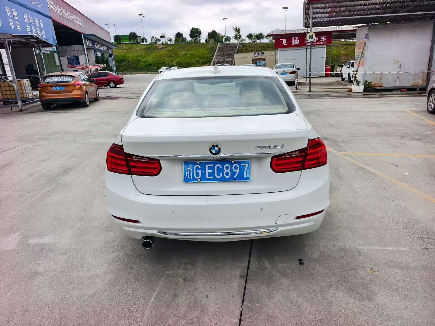 BMW 3 Series 320Li 2