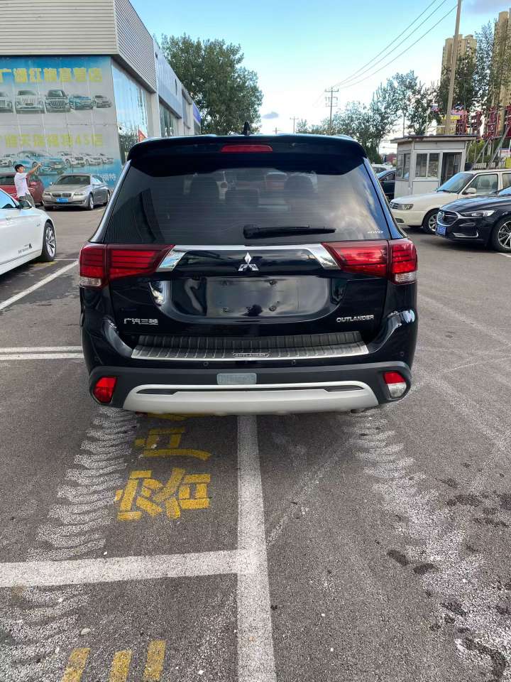 Mitsubishi Outlander 2.4L AWD Automatic 4