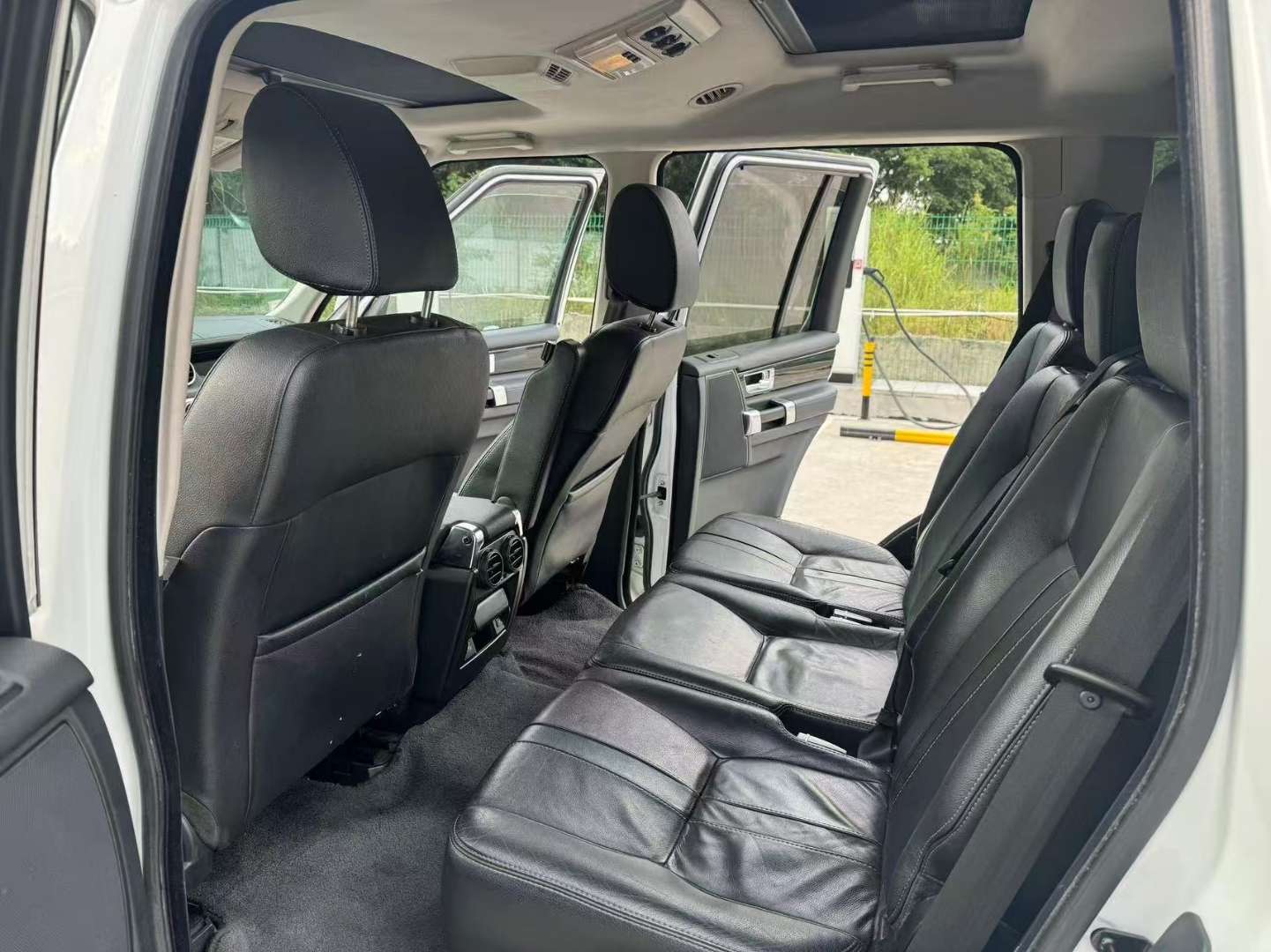 Land Rover Discovery 4 3.0T 4WD 7-Seater HSE Diesel Edition 8