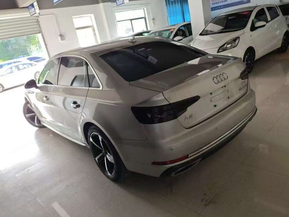 Audi A4L 2.0TFSI 40TFSI Advance 4