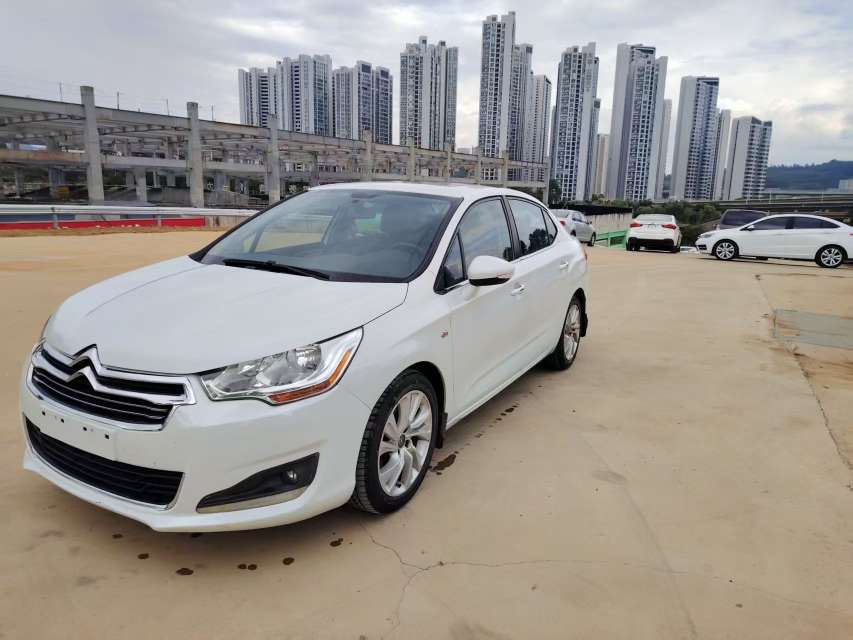 Citroën C4L 8