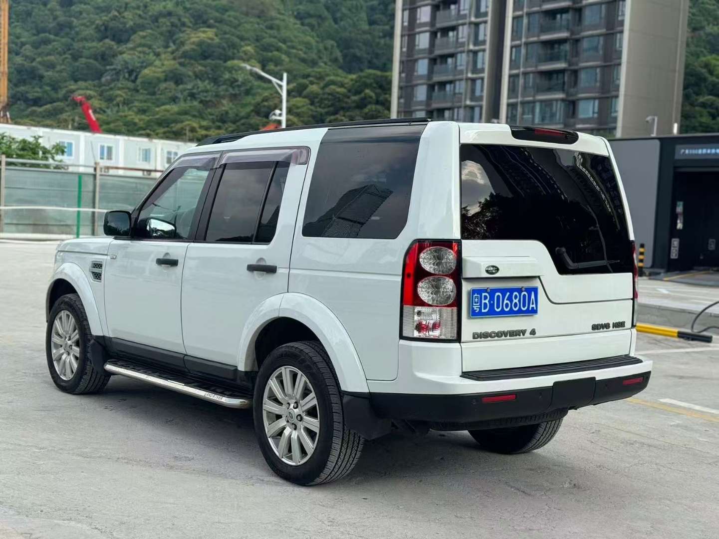 Land Rover Discovery 4 3.0T 4WD 7-Seater HSE Diesel Edition 4