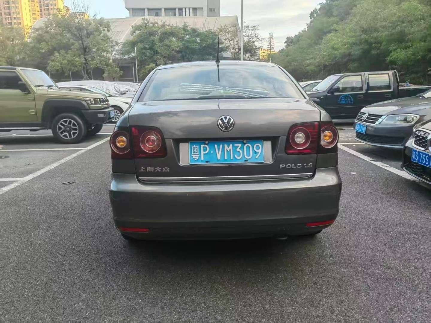Volkswagen Polo 1.6 Automatic Sunroof 5
