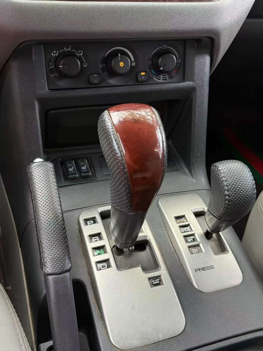 Mitsubishi Pajero 2010 V73 GLS Top Trim 9