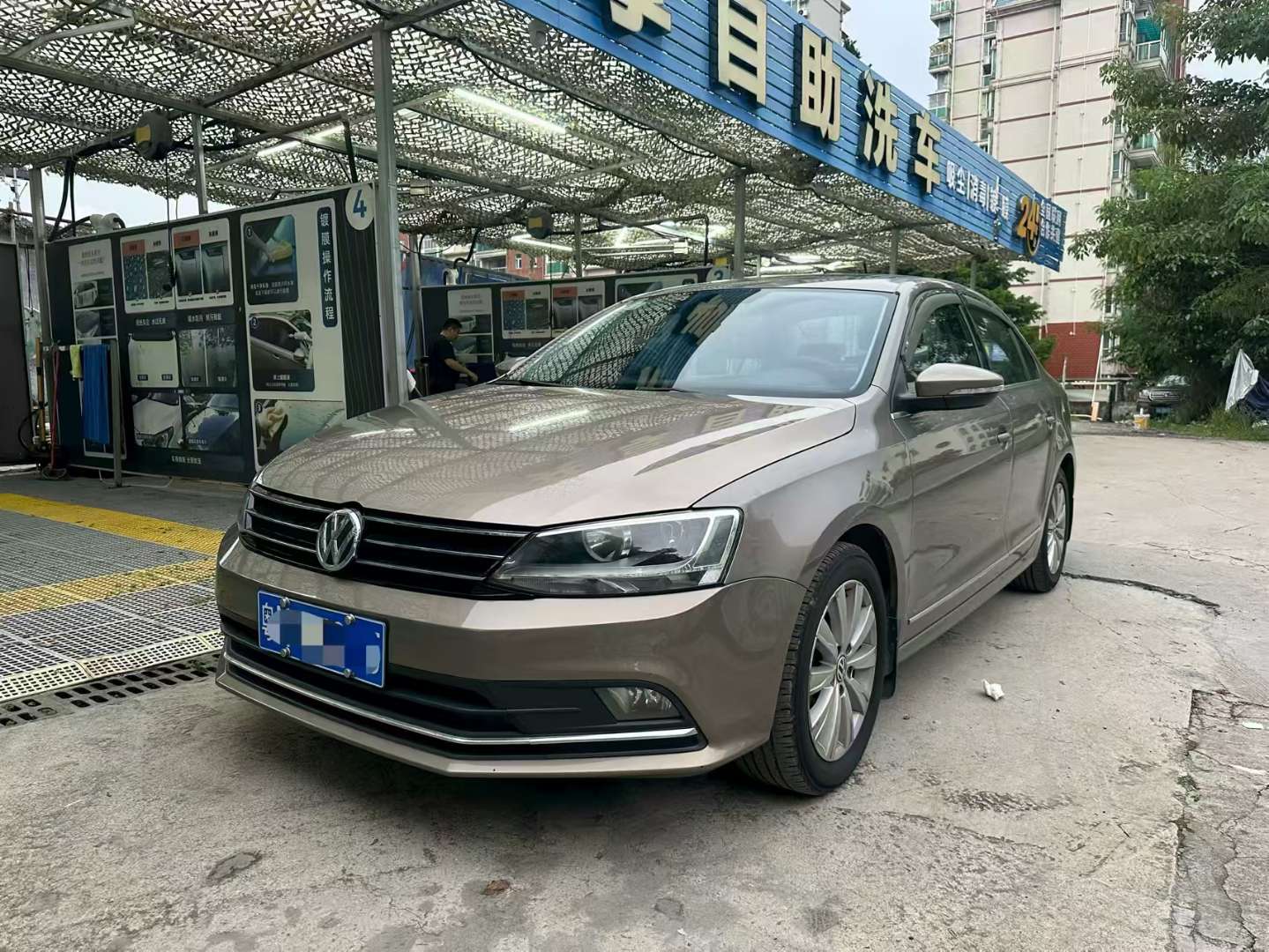 Volkswagen Sagitar 230TSI Automatic Comfort 2