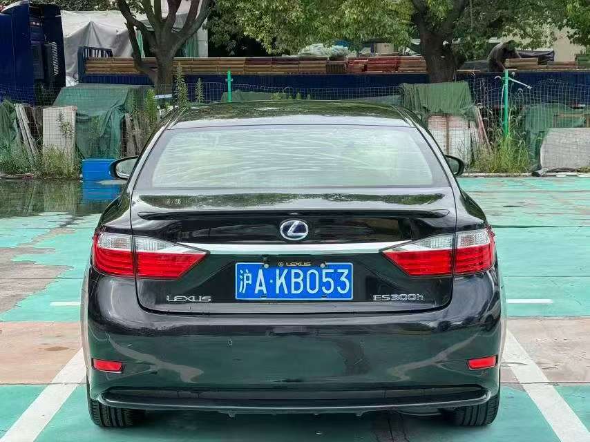 Lexus ES ES300H Comfort Edition 3