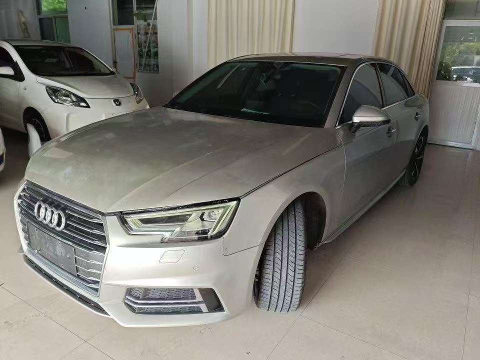 Audi A4L 2.0TFSI 40TFSI Advance 2