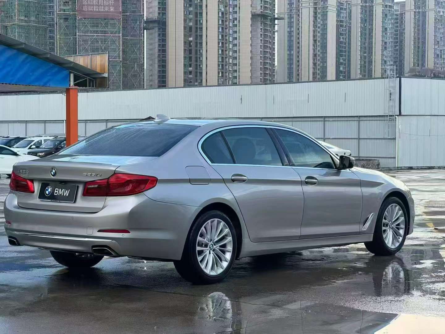 BMW 5 Series 525Li Luxury Edition 7