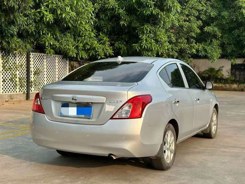 Nissan Sunny 2014 1.5 CVT Comfort 7