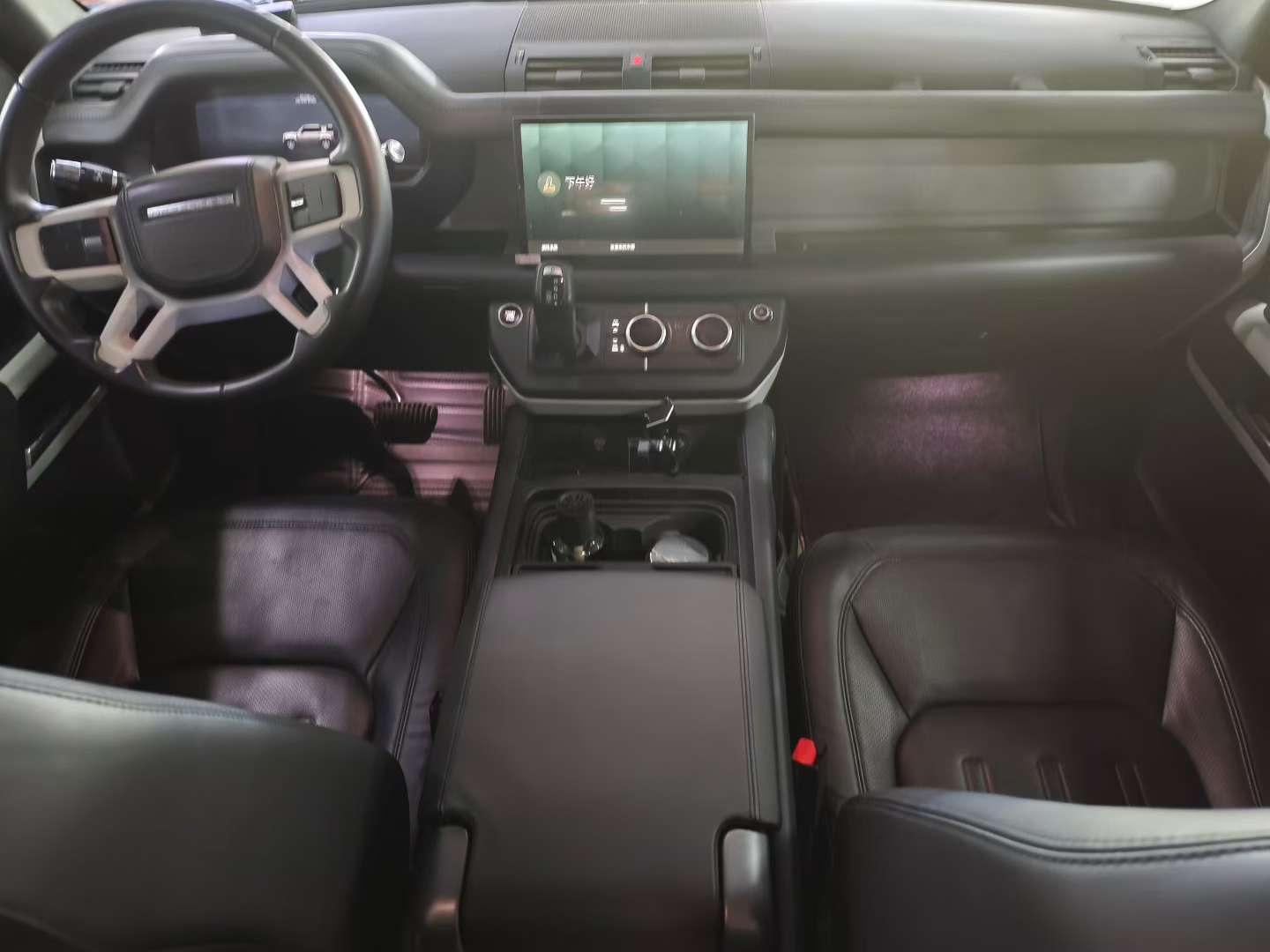 Land Rover Defender 4