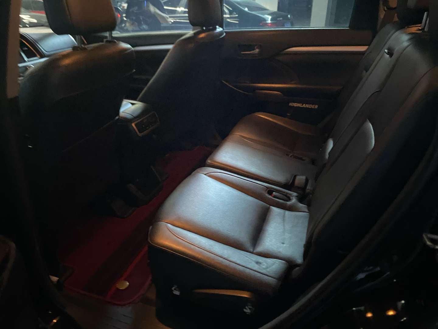 Toyota Highlander 2.0T 2WD 7-Seat Luxury 5