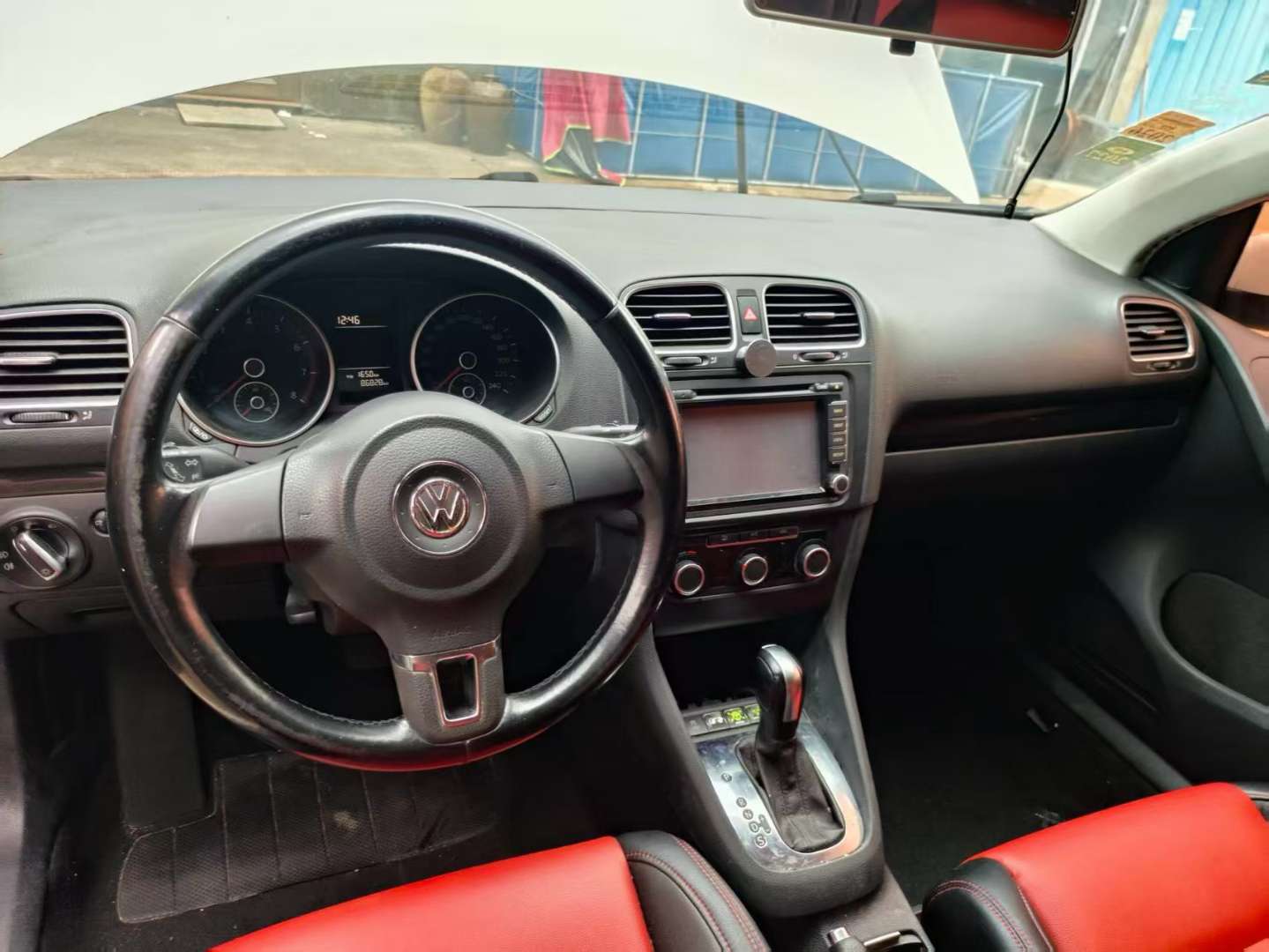 Volkswagen Golf 1.6L Automatic 4