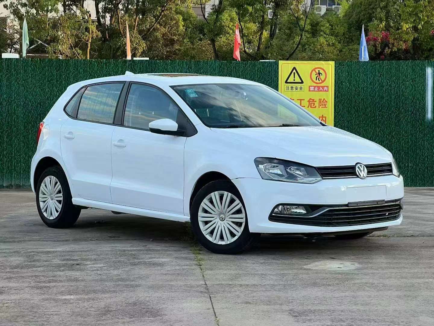 Volkswagen Polo 1.6L Automatic High Spec